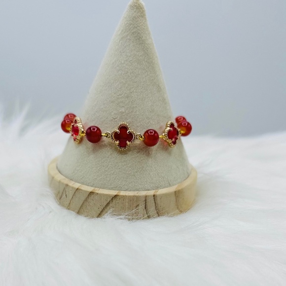 Rubie Red Clover Beaded Bracelet - Picture 1 of 6
